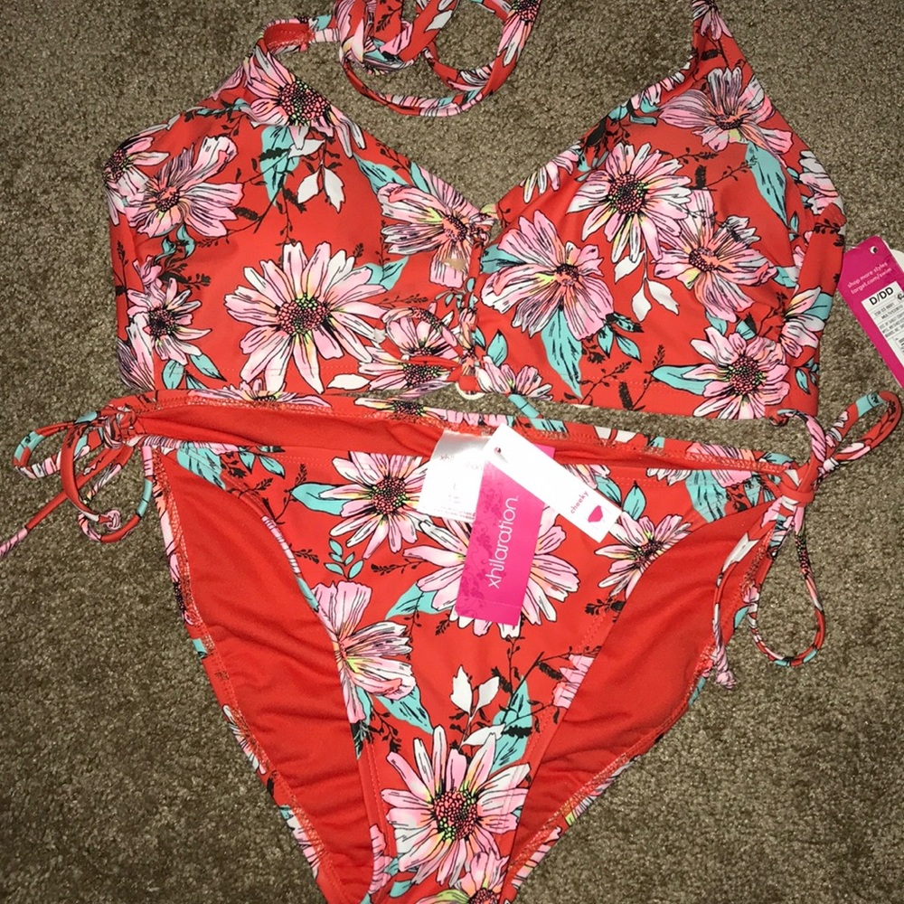 Floral bathing suit🌺🌸🌼